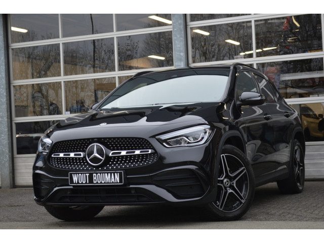 Mercedes-Benz GLA 250 e AMG Led Panorama Widescreen Sfeer Camera Night Keyless