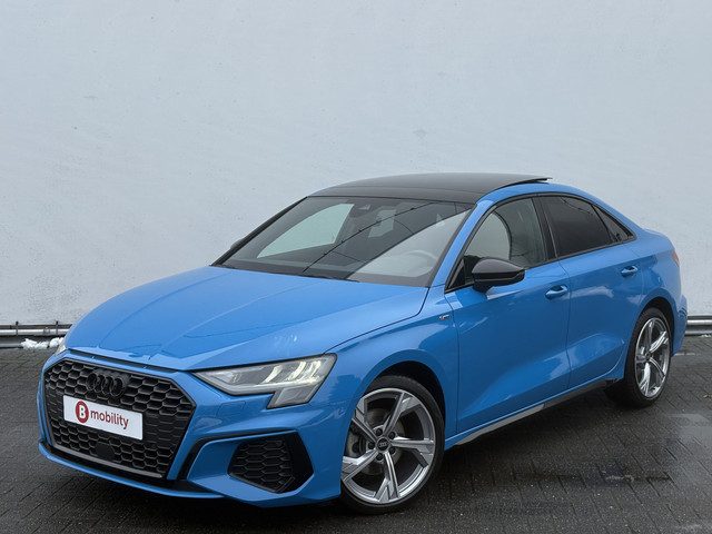 Audi A3 Limousine 30 TFSI S Edition Panoramadak Trekhaak Adaptive Cruise Control