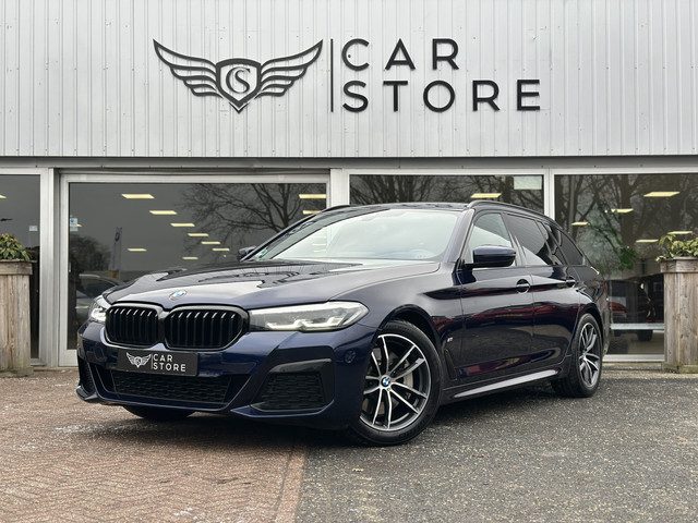 BMW 5 Serie touring 530i M-SPORT |H&K|CAMERA|HEAD-UP|SFEER|TREKHAAK|ACC|LEDER