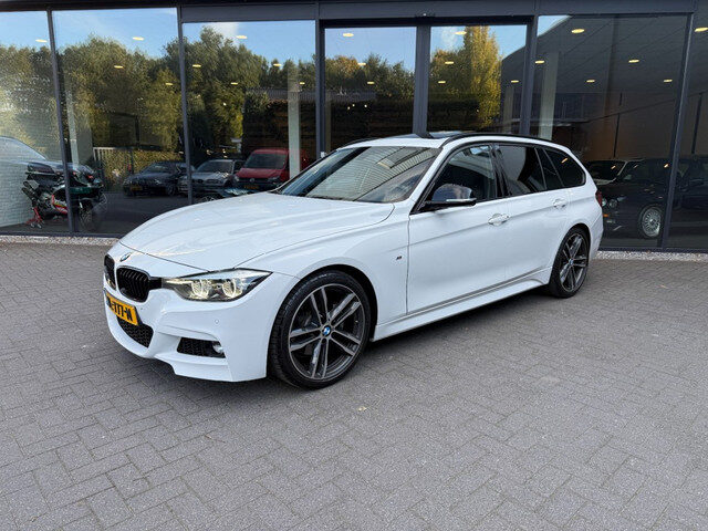 BMW 3 Serie touring 330i M-Sport,Pano,LED,M-Perf. Uitlaat,Leer,Keyless,Dealer OH,