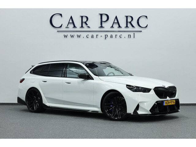 BMW 5 Serie touring M5 727+PK BTW/AKRAPOVIC/CARBON M-PERFORMANCE/22" VOSSEN/BOWERS & WILKINS/PANO/HU