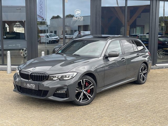 BMW 3 Serie touring 330e xDrive High Executive