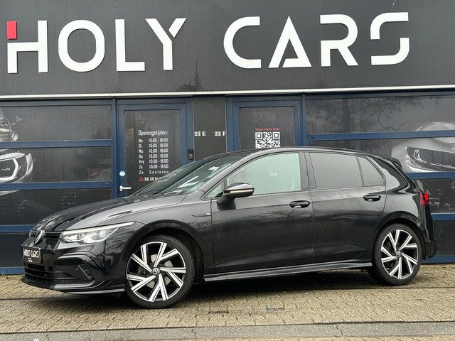 Volkswagen Golf 8 1.5 eTSI R-Line | LED | CAMERA | SFEERVERLICHTING | CARPLAY |