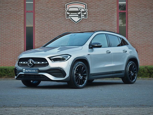 Mercedes-Benz GLA 250e AMG Line