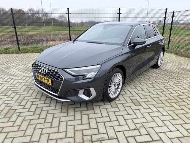 Audi A3 Sportback 30 TFSI Advanced edition | Sport Stoelen | Carplay | PDC | 1e Eigenaar