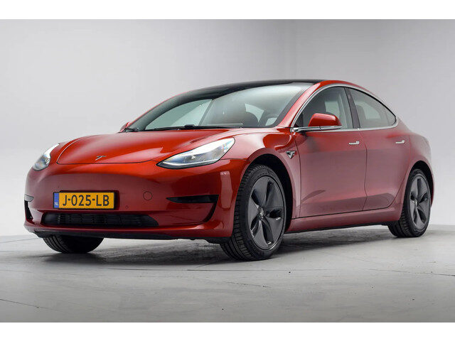 Tesla Model 3 Standard Range Plus RWD [ Panorama Leder ]