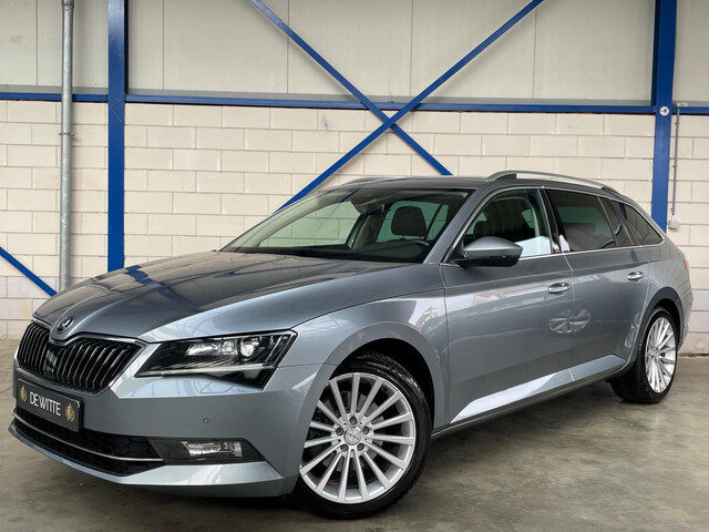 Škoda Superb Combi 1.8 TSI Laurin & Klement KEYLESS|LEDER|DSG
