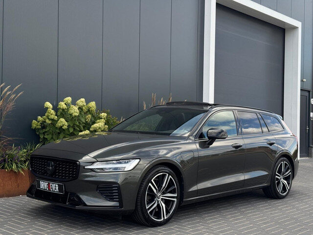 Volvo V60 2.0 T8 TE AWD R-Des. 392pk PANO CR CONTROL NAVI ECC