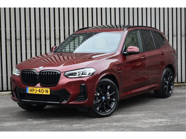BMW X3 xDrive30e High Executive M-Sport Pano Head-Up Trekhaak Keyless *Aventurin Red Metallic* Uniek