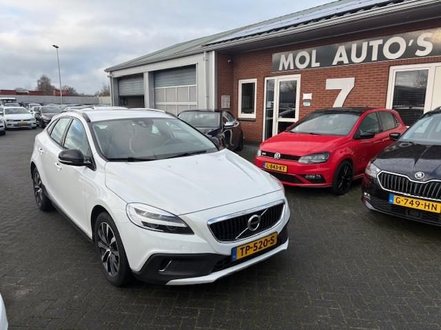 Volvo V40 Cross Country 1.5 T3 Dynamic Edition
