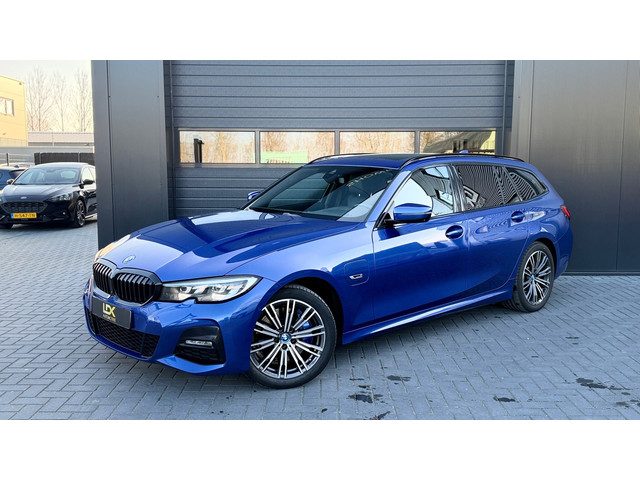 BMW 3 Serie touring 330e Business Edition Plus M Sport|Pano|360Camera