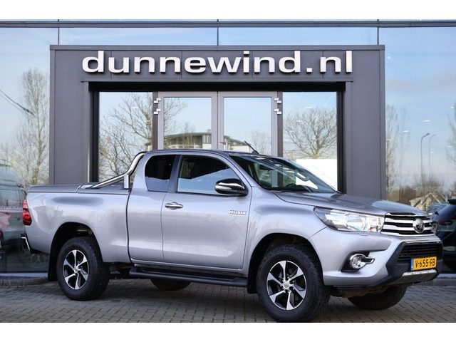 Toyota Hilux 2.4 D-4D-F XTRA CAB Professional