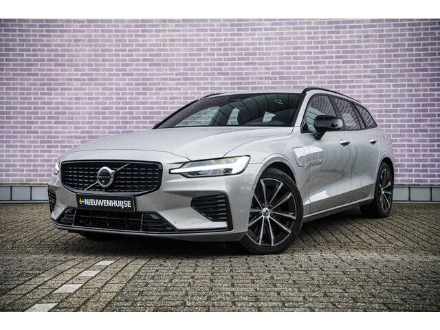 Volvo V60 2.0 T6 Plug-in hybrid AWD Plus Dark