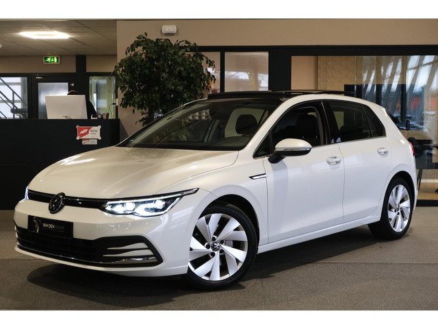 Volkswagen Golf 8 1.5 eTSI Style 150PK DSG Pano Navi ACC Memory