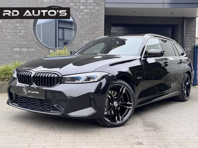 BMW 3 Serie touring 330e xDrive M Sportstoelen M Sport Pano HUD
