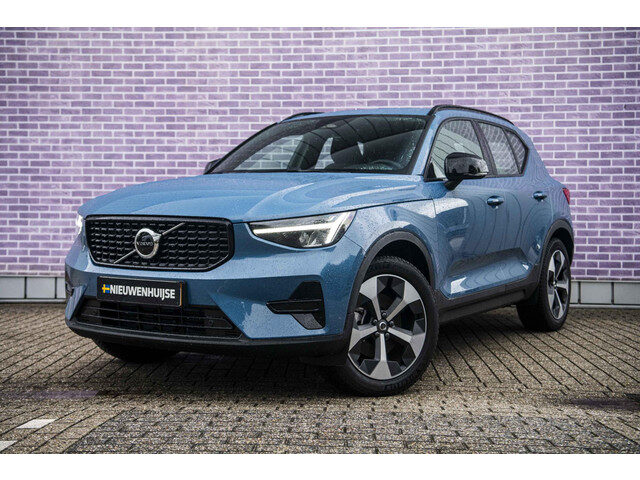 Volvo XC40 2.0 B4 Plus Dark