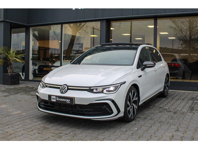 Volkswagen Golf 1.5 eTSI R-Line PANO HUD NAVI MATRIX