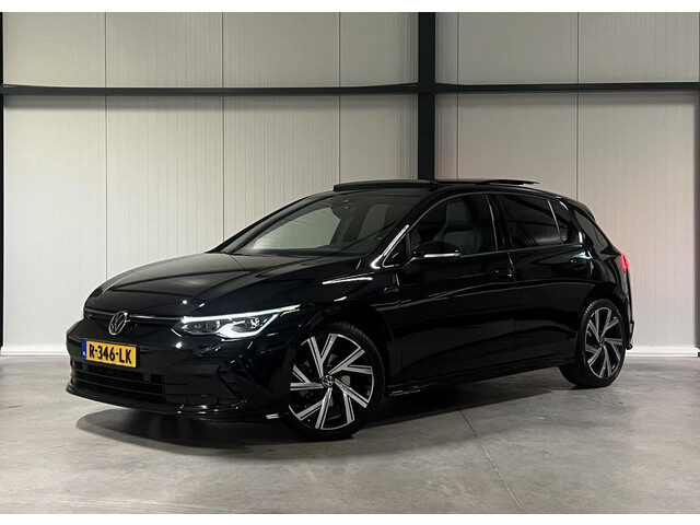 Volkswagen Golf 1.5 eTSI R-Line Pano Carplay Sfeer IQ Light