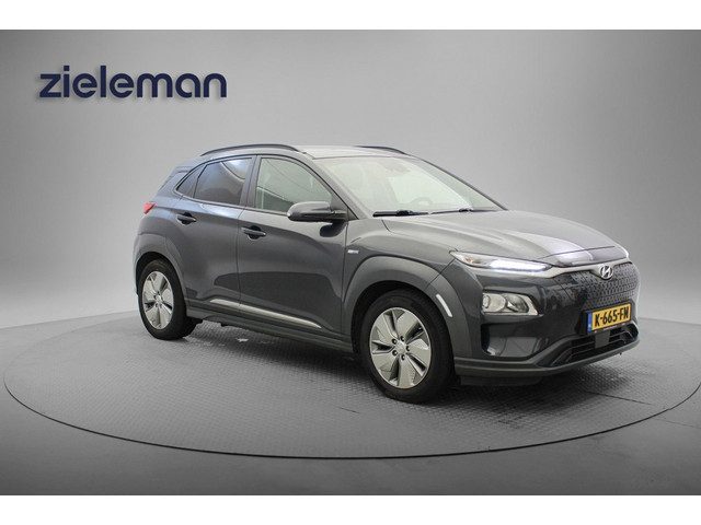 Hyundai Kona Electric Fashion 64 kWh - Carplay, Stoelverw. Camera, Navi, Half leer, Headup Display,