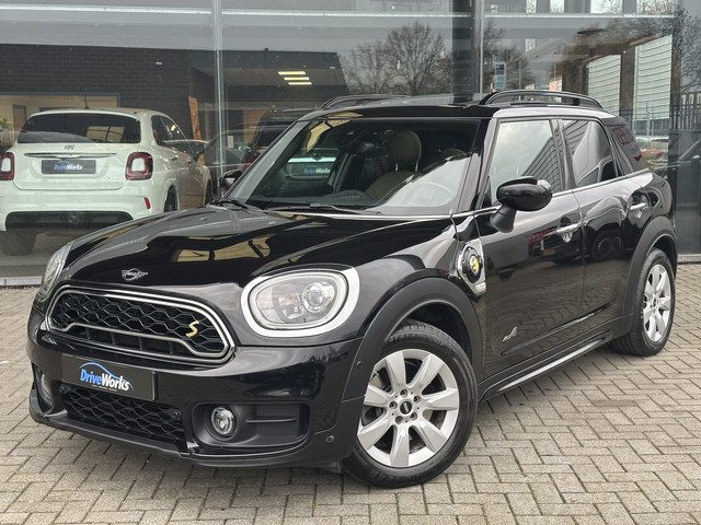 MINI Countryman Mini 2.0 Cooper S E ALL4 Chili | Leer | Panorama | Key-less | Winter-pakket |