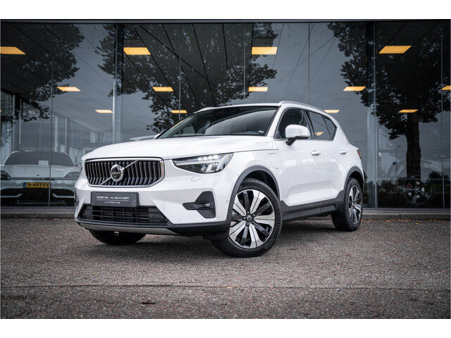 Volvo XC40 1.5 T4 Recharge Plus Bright ** Leder ** Camera ** Trekhaak ** Memory Seats