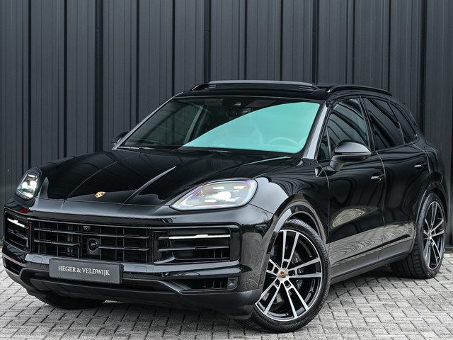 Porsche Cayenne 3.0 E-Hybrid · Sport chrono · Panorama dak · Adaptive cruise · 360 Camera · Keyless