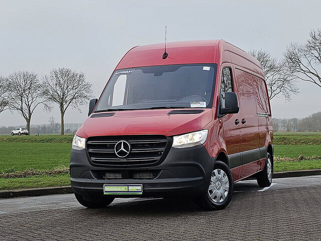Mercedes-Benz Sprinter 214