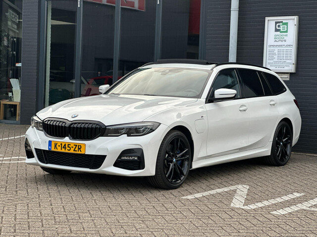 BMW 3 Serie touring 330e High Executive/2de EG/NAVI/CAMERA/PANO/LEDER/NL AUTO-NAP