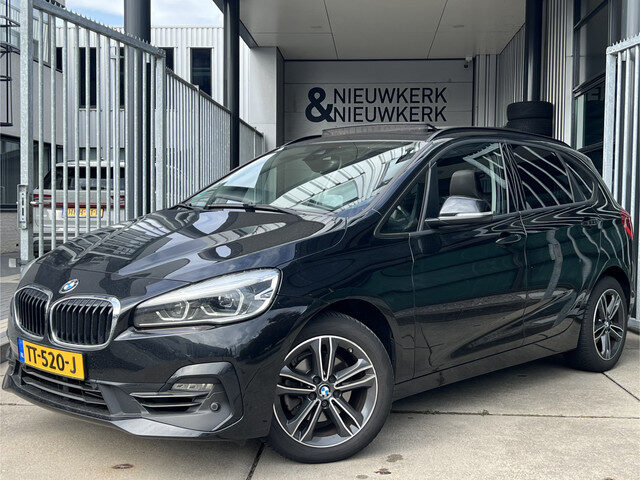 BMW 2 Serie Active Tourer 218i High Executive | AUTOMAAT | HEAD-UP DISPLAY | LEDER | SCHUIF/KANTELDA