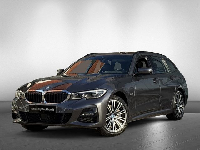 BMW 3 Serie touring 330e xDr. High Exec. | M-Sport | HUD | Leer | Navi