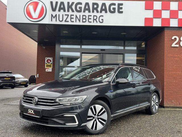 Volkswagen Passat Variant 1.4 TSI PHEV GTE Business // DEALER ONDERHOUDEN // ERGO COMFORT // TREKHAA