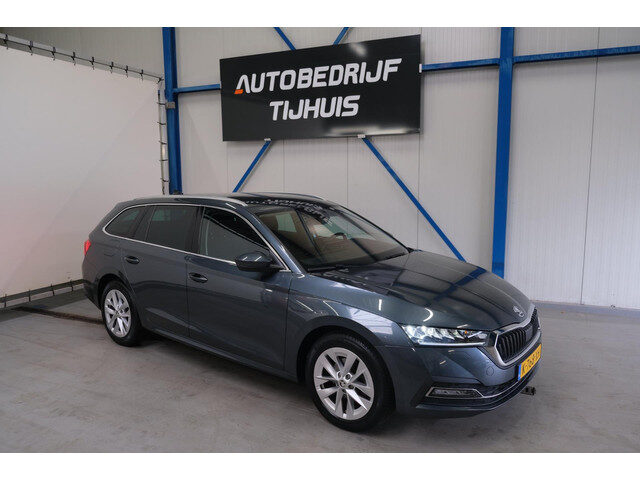Škoda Octavia Combi 1.0 e-TSI Business Edition Plus Automaat - N.A.P. Airco, Cruise, Navi, PDC, Came