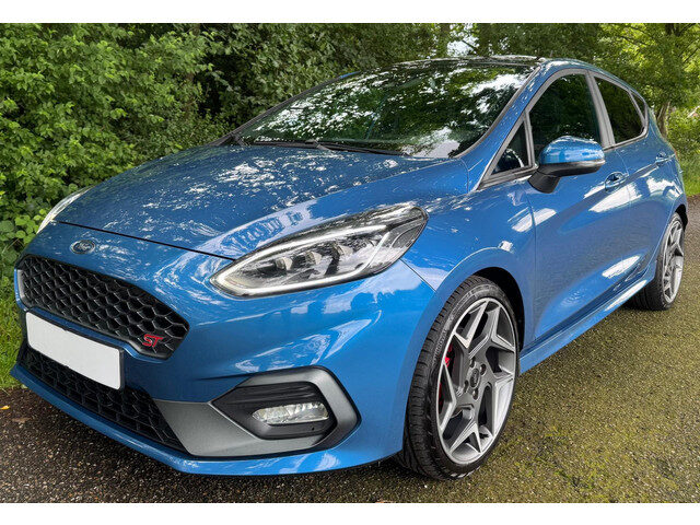 Ford Fiesta 1.5 EcoBoost ST-3 2018 PERFORMANCE PANO B&O NAVI 200PK DEALER ONDERHOUDEN