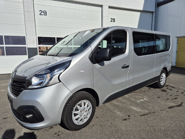 Renault Trafic 1.6 dCi passenger 8-pers 72.000km militair kenteken cvo airco cruise pdc achterschade