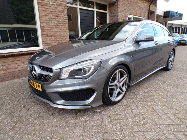 Mercedes-Benz CLA Shooting Brake 180 Ambition AMG Automaat / Navi / Panoramadak