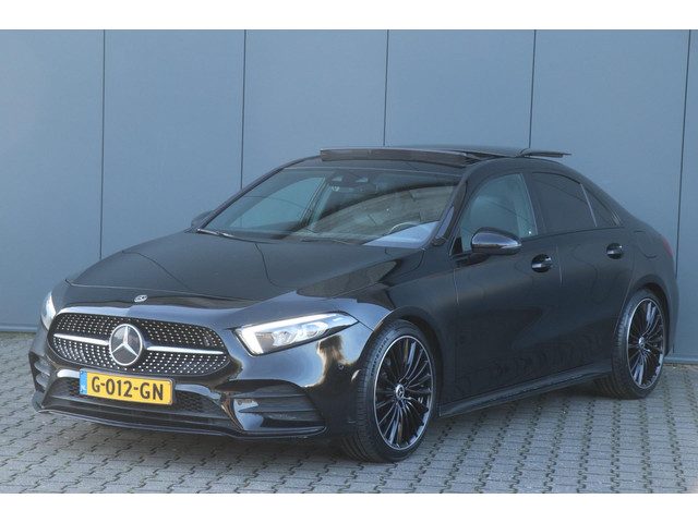 Mercedes-Benz A-Klasse 180 AMG | PANO | Sfeerverlichting | Camera | Nette auto!