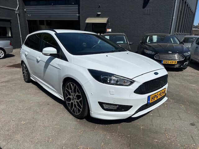 Ford Focus Wagon 1.5 EcoBoost ST-Line | 182pk | Camera | Navi | Carplay | 18" Velgen