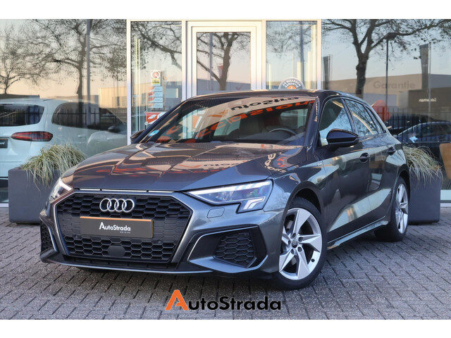 Audi A3 Sportback 35 S-Line TFSI 150pk | Virtual | Climate | ACC | Carplay | Keyless | Camera | Navi