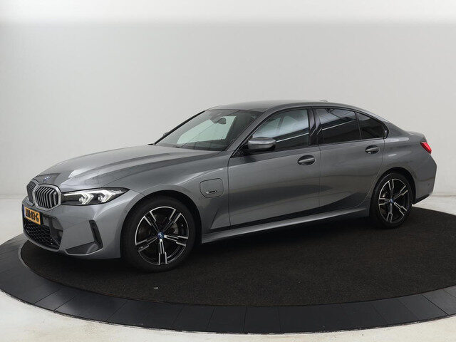 BMW 3 Serie 320e M Sport | Trekhaak | Stoelverwarming |