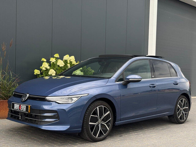 Volkswagen Golf 1.5 eTSI 50 Edt. FULL PANO NAVI CAMERA CLIMATE MASSAGE