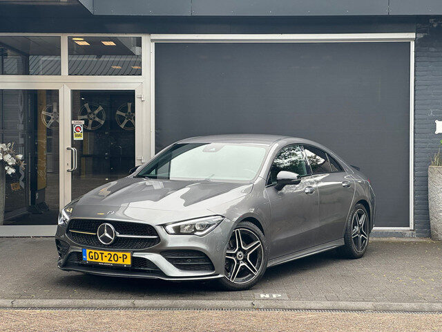 Mercedes-Benz CLA 180 AMG Premium Plus