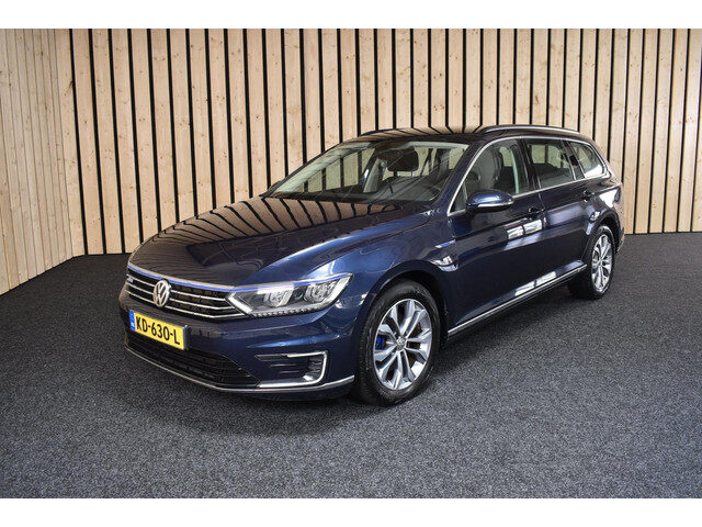 Volkswagen Passat Variant 1.4 TSI GTE NIEUWE ACCU Trekhaak 2eig. AppConnect Navi Clima Cruise LED PD