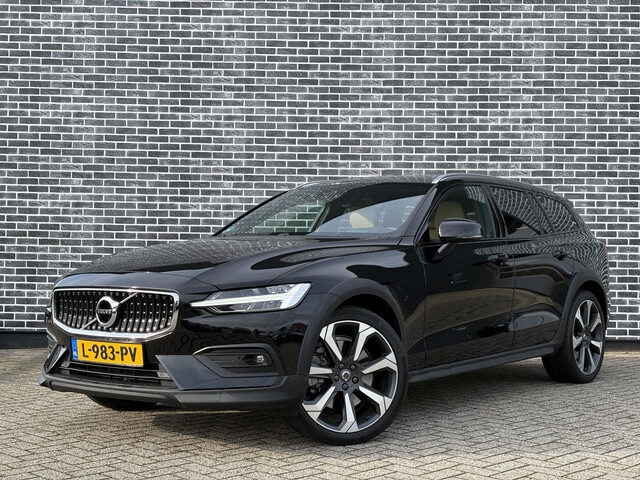Volvo V60 Cross Country 2.0 B5 AWD Pro