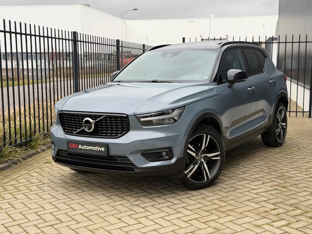 Volvo XC40 1.5 T3 R-Design Panorama Camera Line-assist ACC Carplay