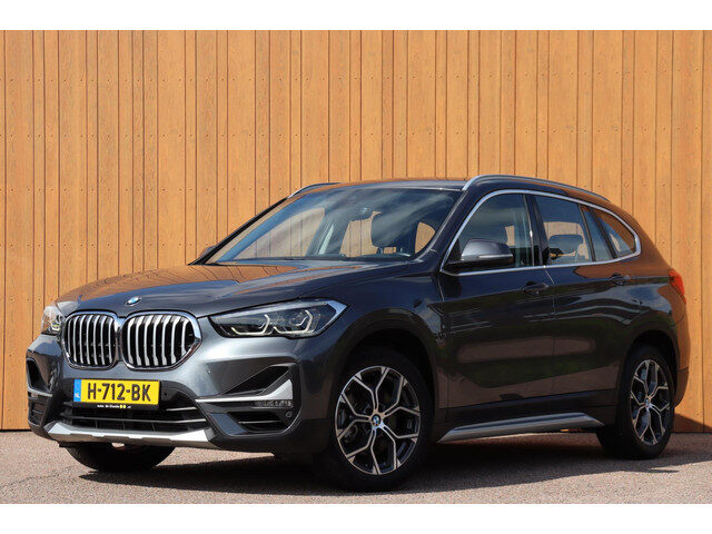 BMW X1 SDrive20i VDL Nedcar Edition org.NL Head-up afn.trekhaak el.klep leer+vw camera