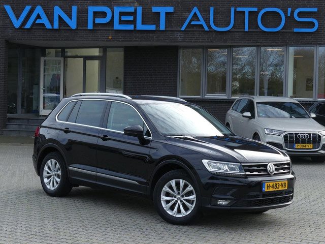 Volkswagen Tiguan 1.5 TSI Comfortline Business / Carplay / Trekhaak / Leer