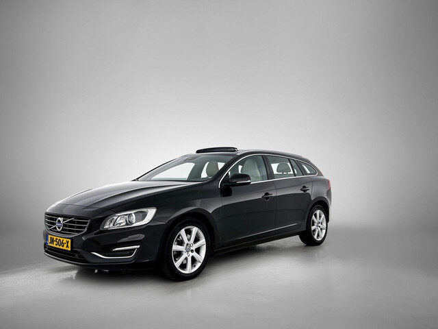 Volvo V60 2.0 T3 Nordic+ | Lederen bekleding | Panorama dak | Stoelverwarm
