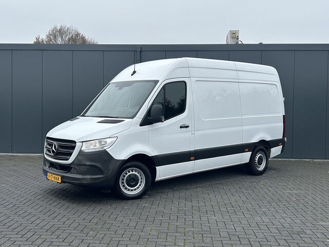 Mercedes-Benz Sprinter 317 CDI 170 PK / L2H2 / AUTOMAAT / 270 A DEUREN / AIRCO / CRUISE / APPLE CARP
