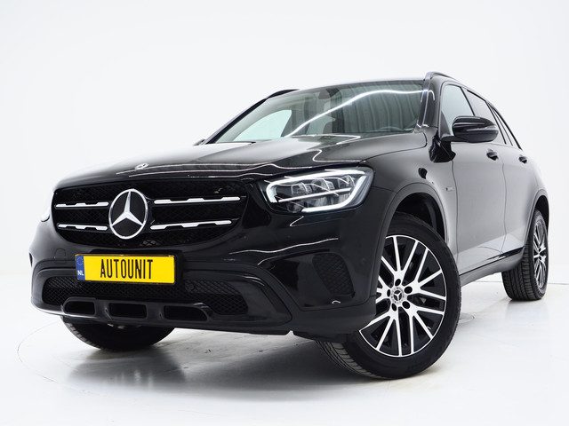 Mercedes-Benz GLC 300e 4MATIC Night Black