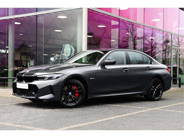 BMW 3 Serie 330e High Executive M Sport Automaat